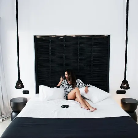 Bo By Mykonos Rocks Apartmanhotel Agrári